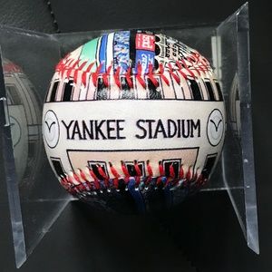 New York Yankee Stadium Unforgettable 1995 Souvenir baseball collectible - MLB